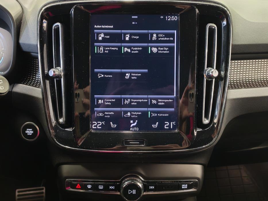 VOLVO XC40 2022