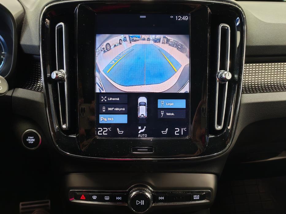 VOLVO XC40 2022