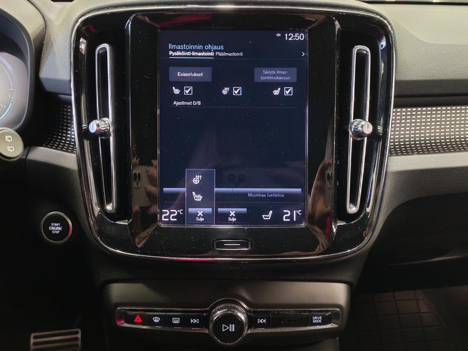 VOLVO XC40 2022