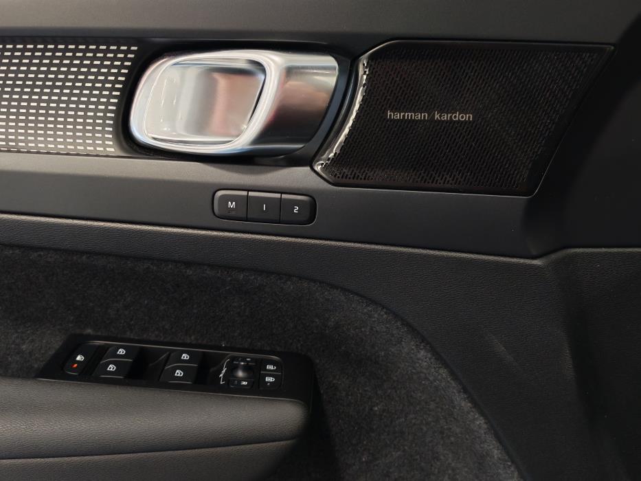 VOLVO XC40 2022