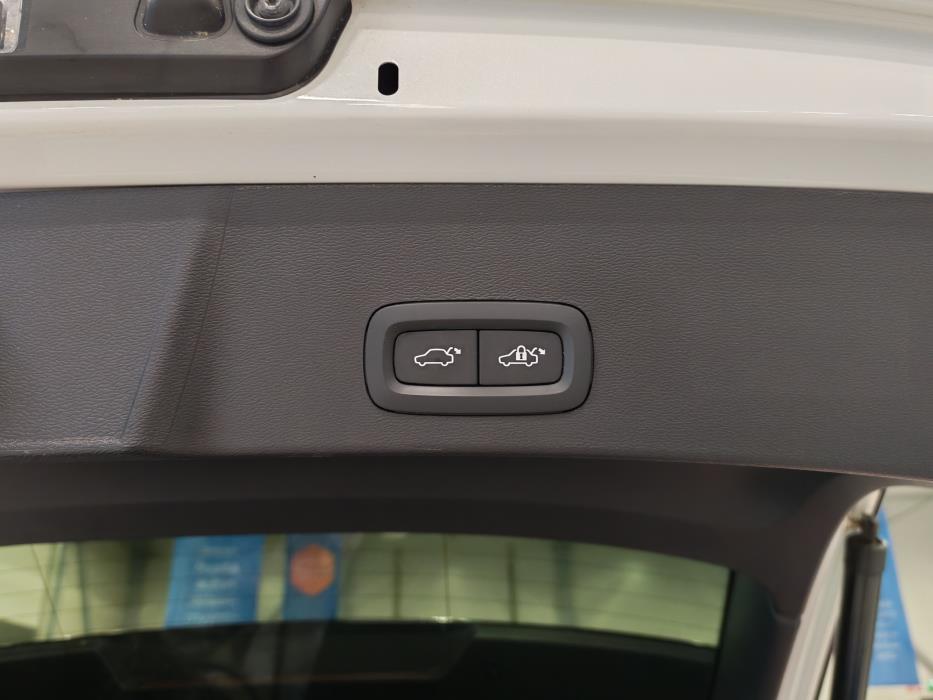VOLVO XC40 2022