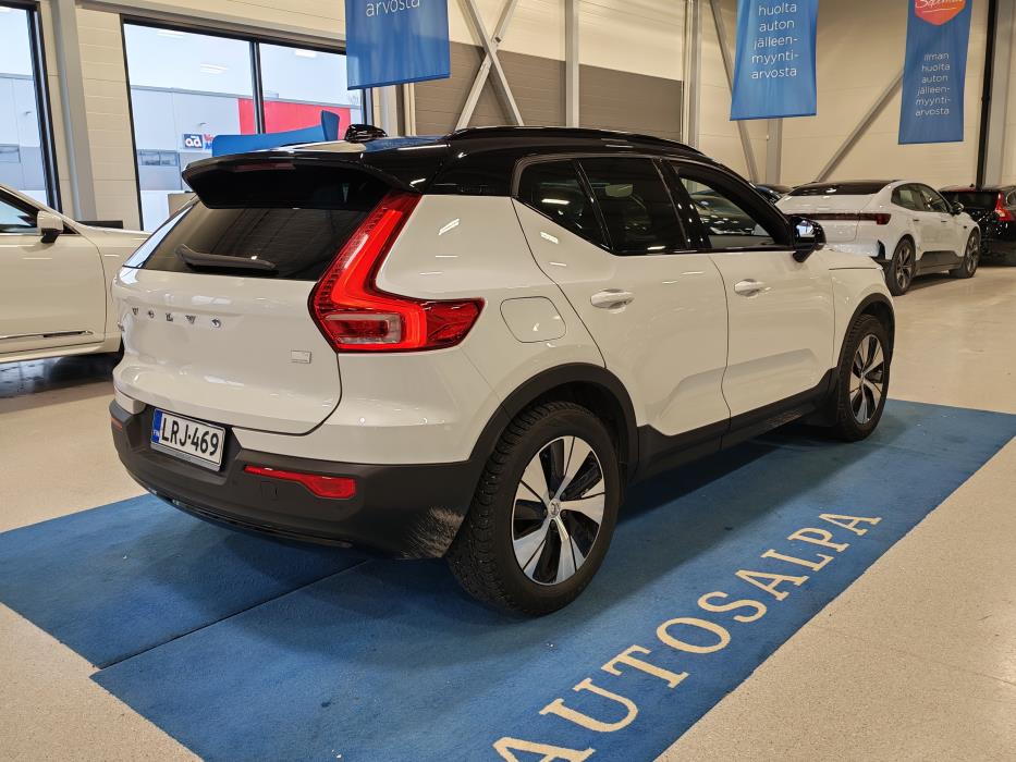 VOLVO XC40 2022
