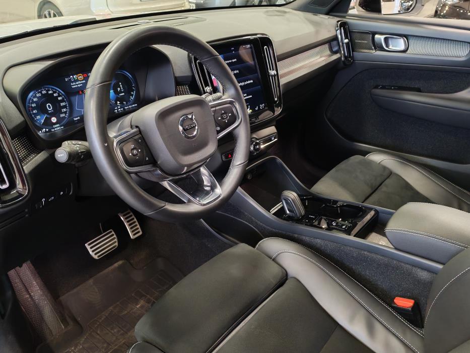 VOLVO XC40 2022