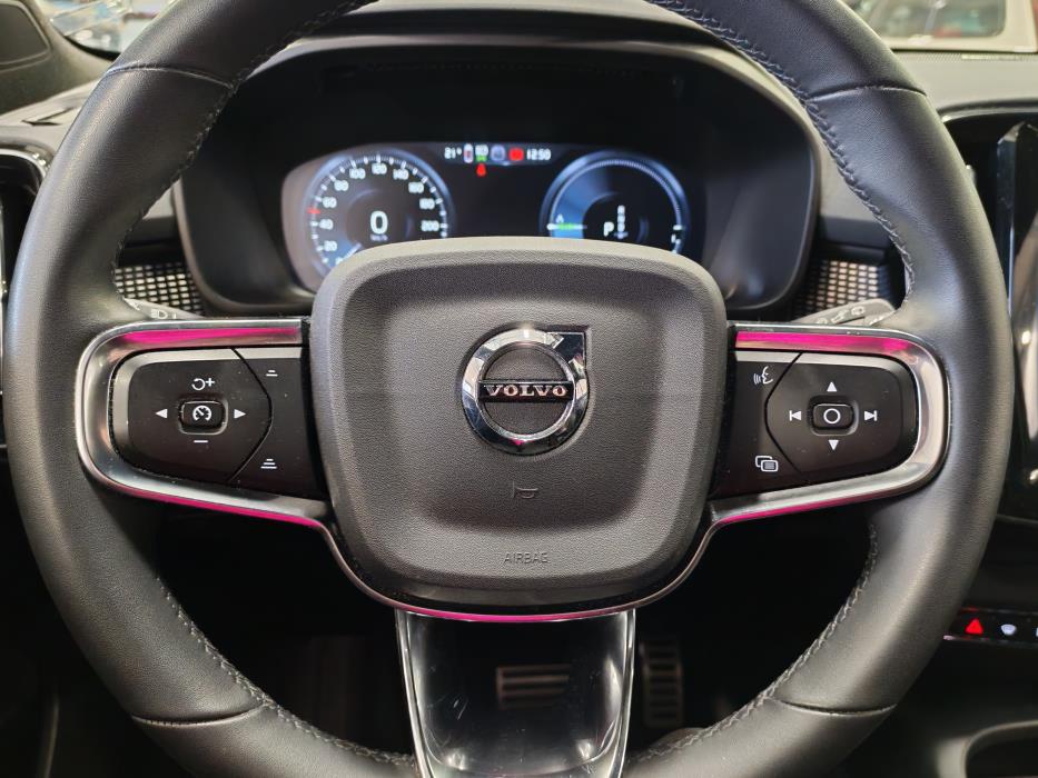 VOLVO XC40 2022