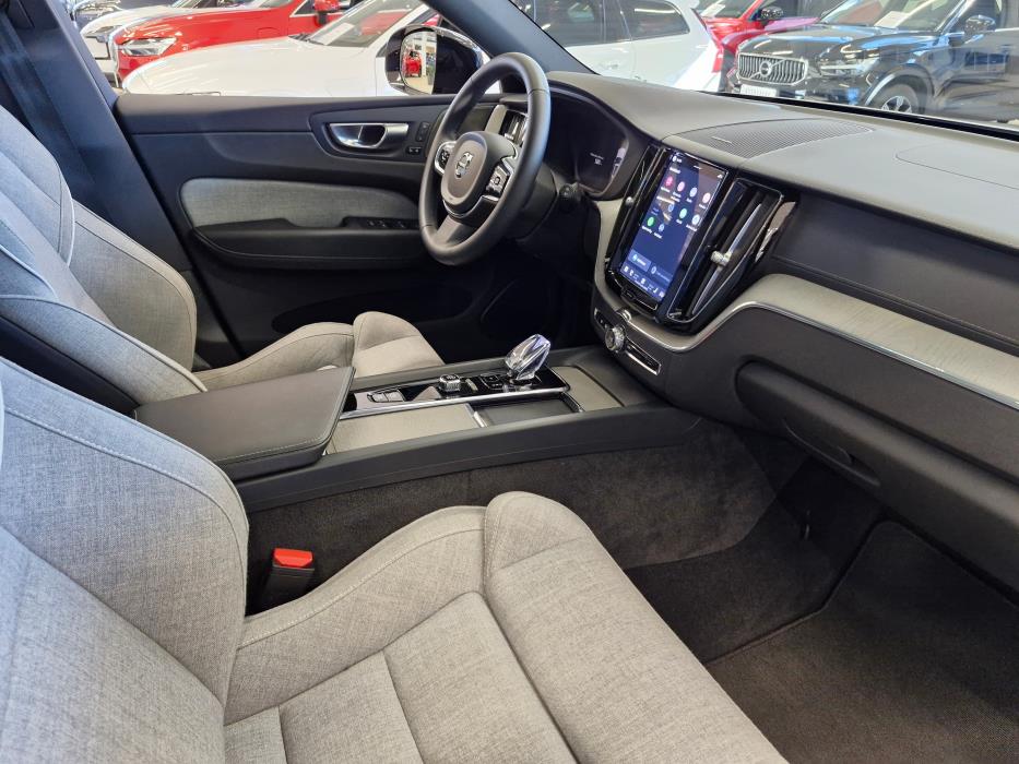 VOLVO XC60 2024