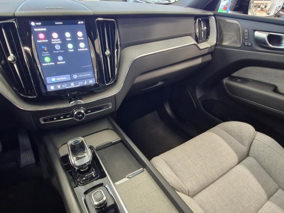 VOLVO XC60 2024