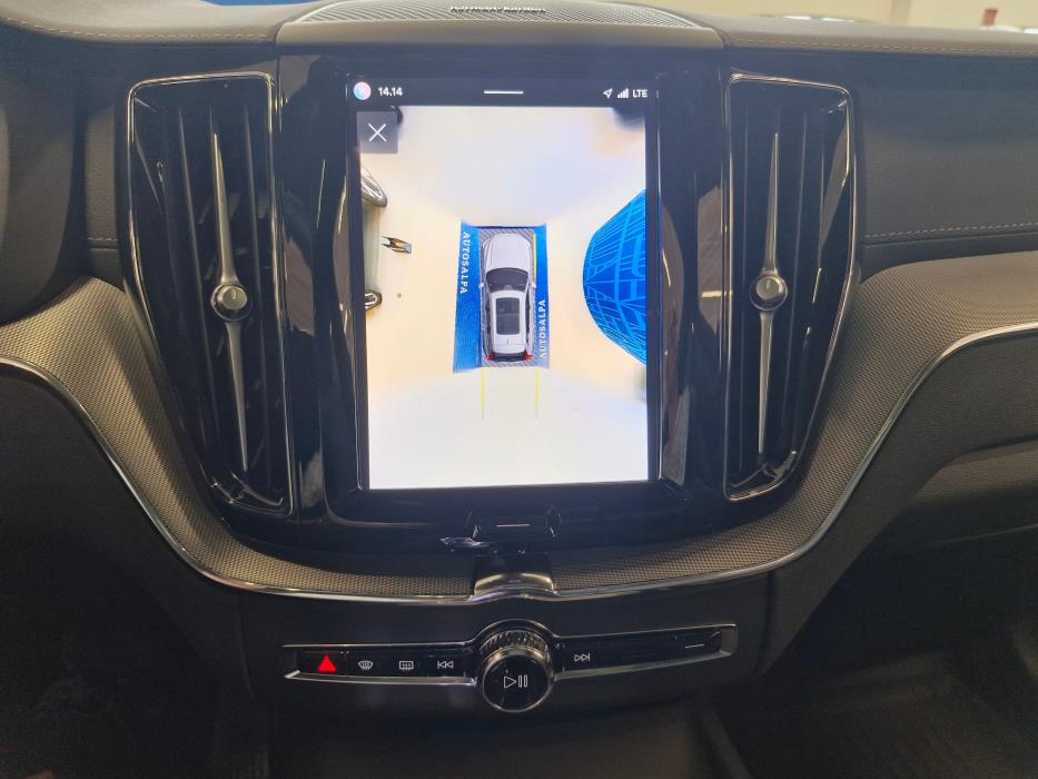 VOLVO XC60 2024