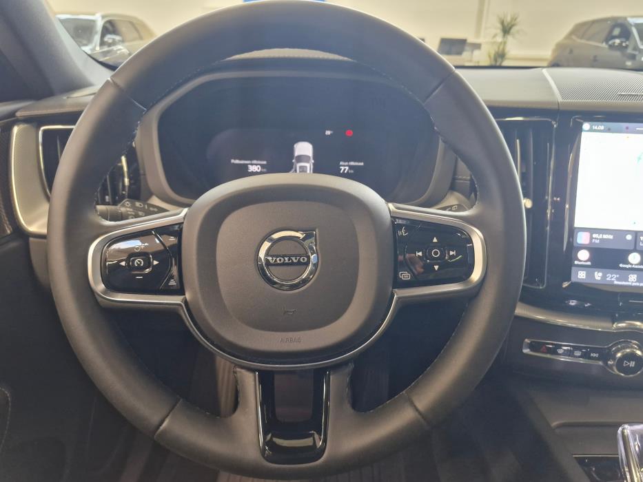 VOLVO XC60 2024