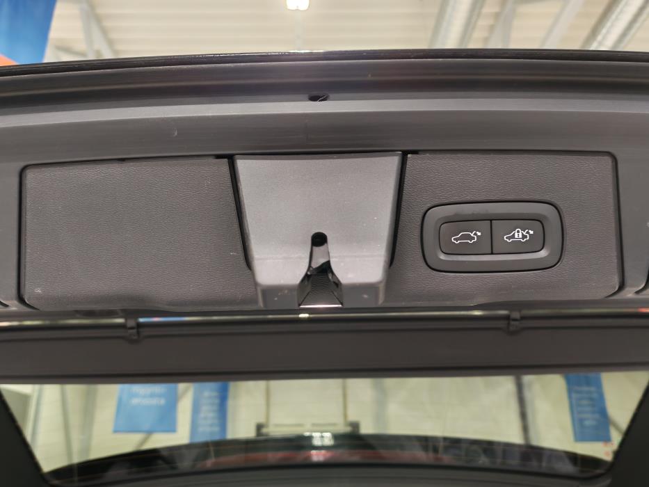 VOLVO XC60 2022