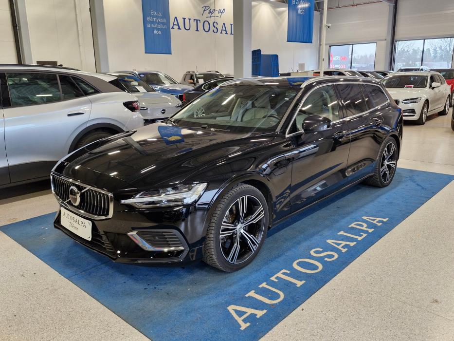 VOLVO V60 2023