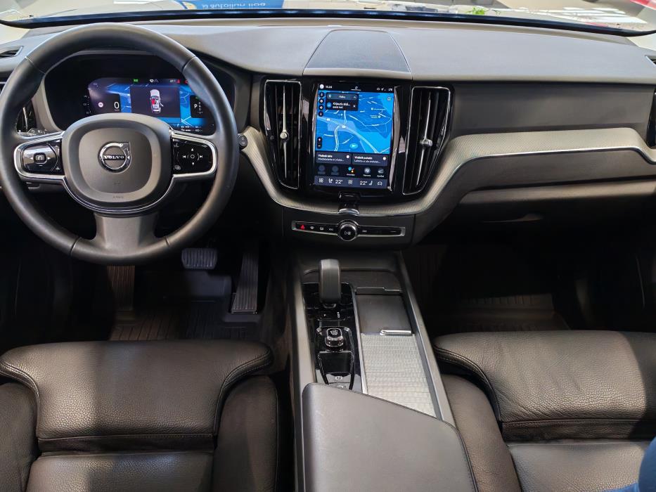 VOLVO XC60 2024