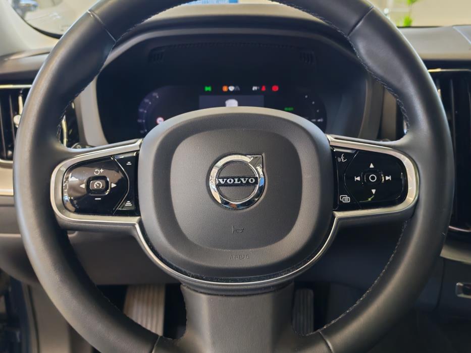 VOLVO XC60 2024