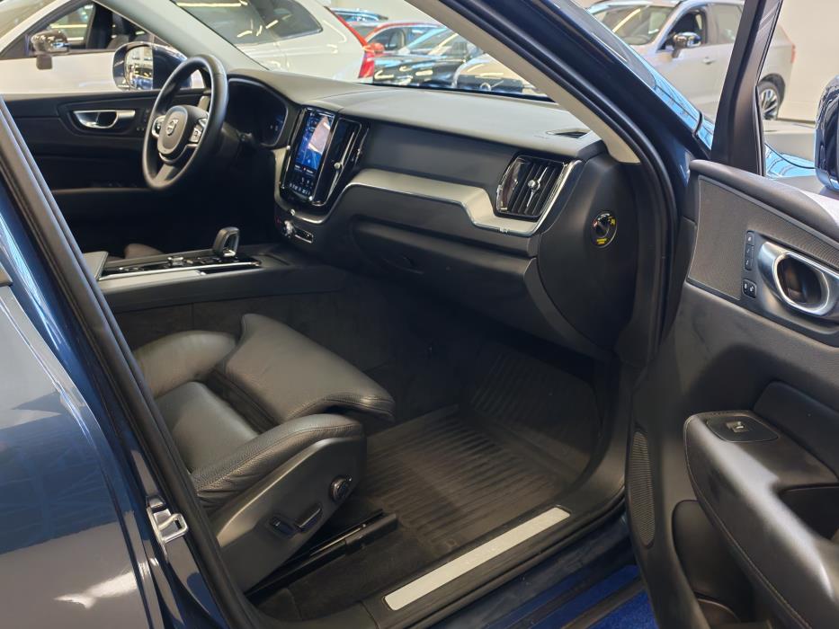 VOLVO XC60 2024