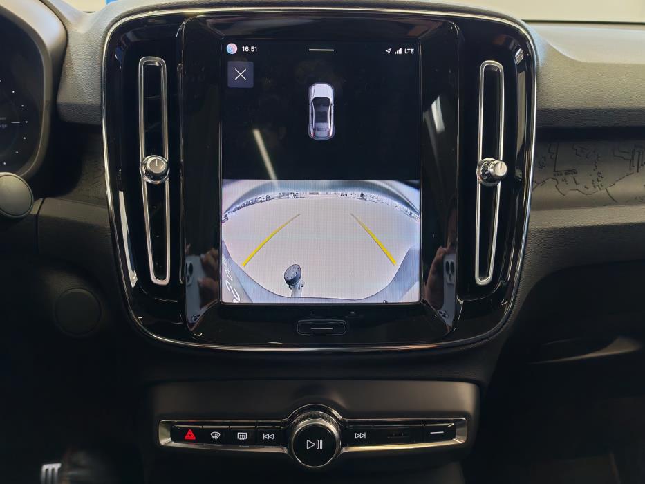 VOLVO C40 2024