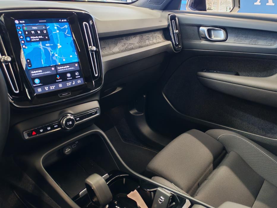 VOLVO C40 2024