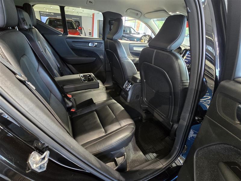 VOLVO XC40 2021