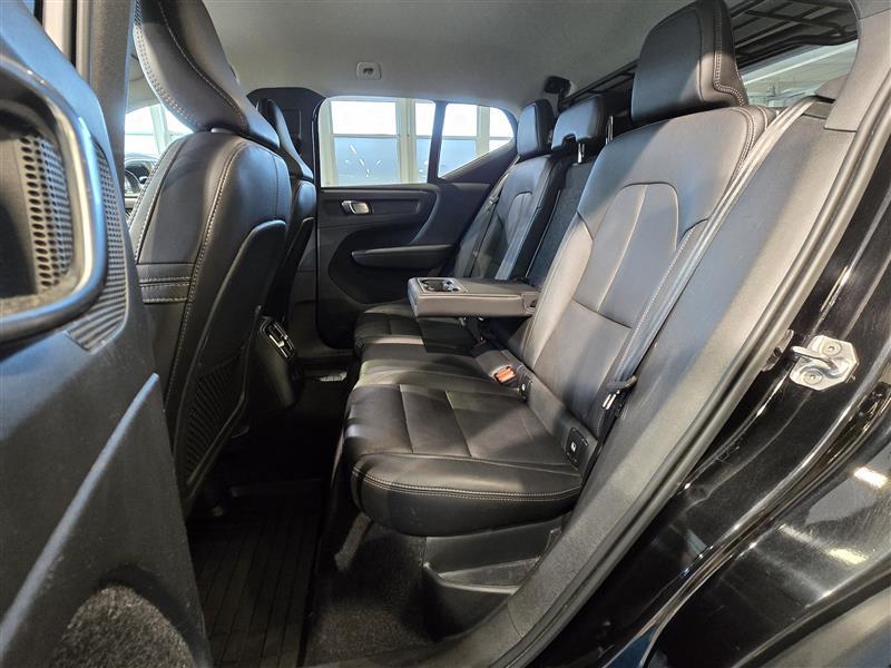 VOLVO XC40 2021