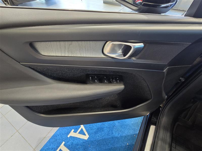 VOLVO XC40 2021
