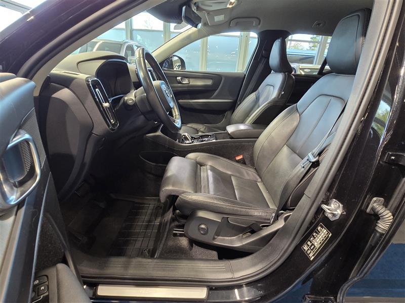 VOLVO XC40 2021