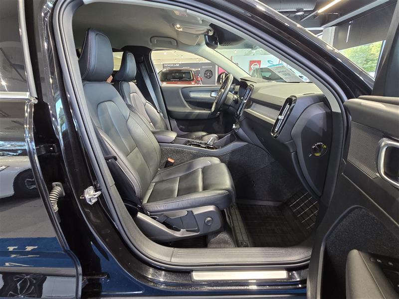 VOLVO XC40 2021