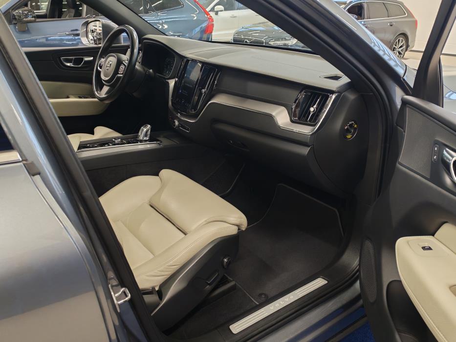 VOLVO XC60 2019