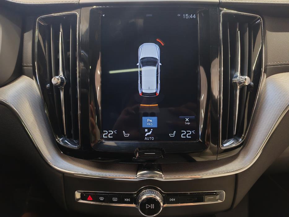 VOLVO XC60 2019