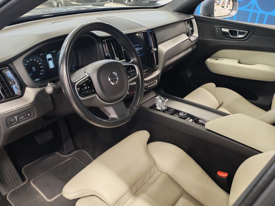 VOLVO XC60 2019