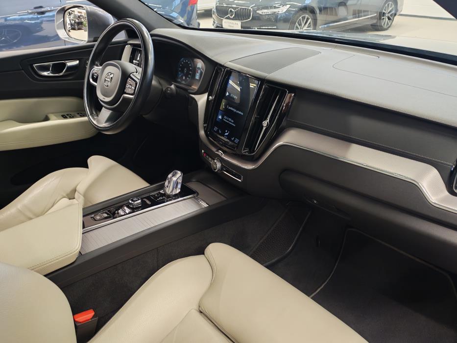 VOLVO XC60 2019