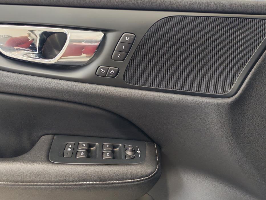 VOLVO V60 2020
