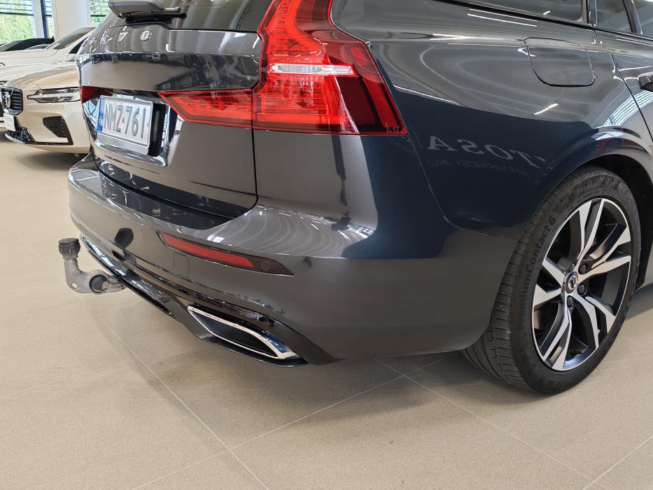 VOLVO V60 2020