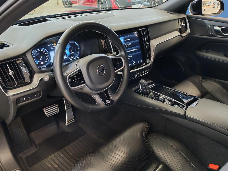 VOLVO V60 2020