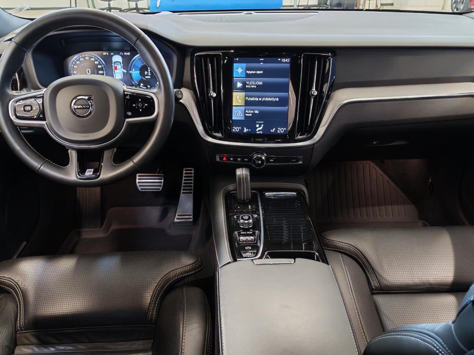 VOLVO V60 2020