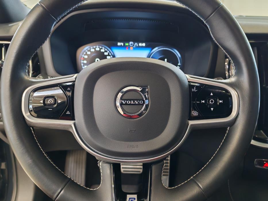 VOLVO V60 2020