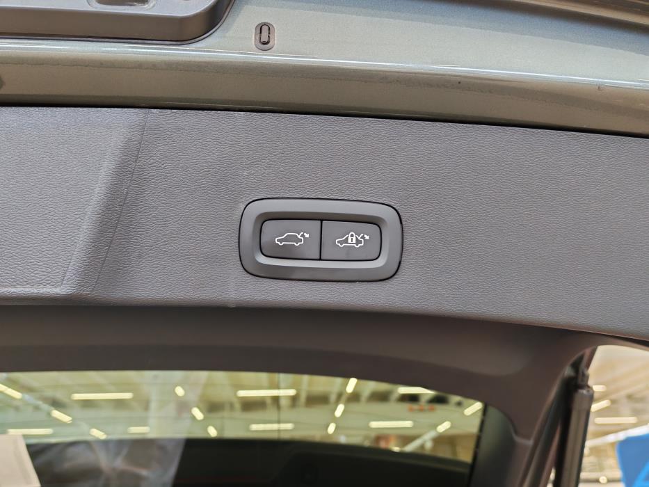 VOLVO EX40 2026