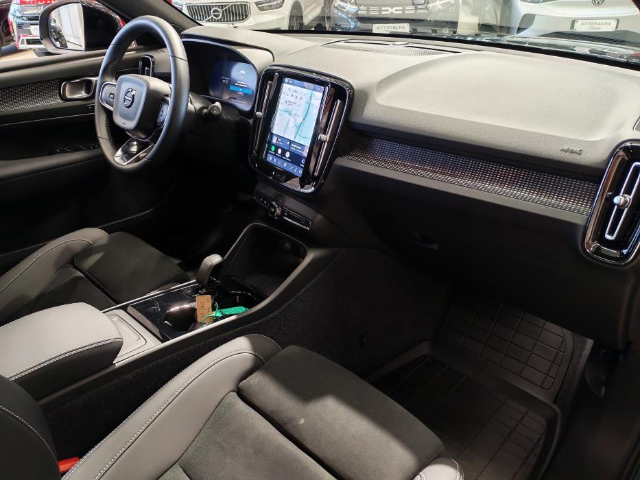 VOLVO EX40 2026