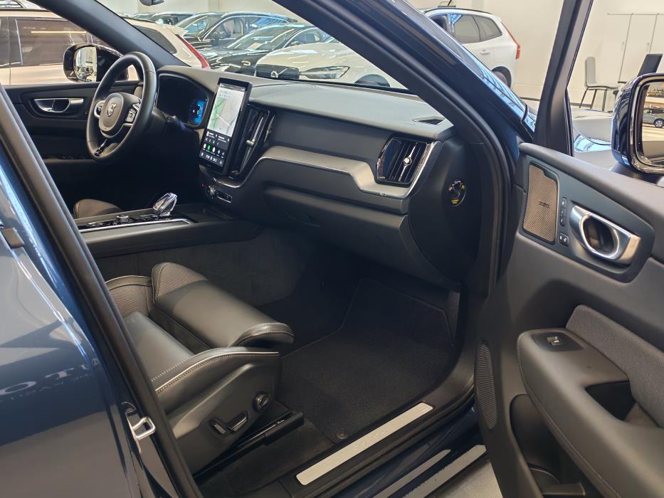 VOLVO XC60 2026