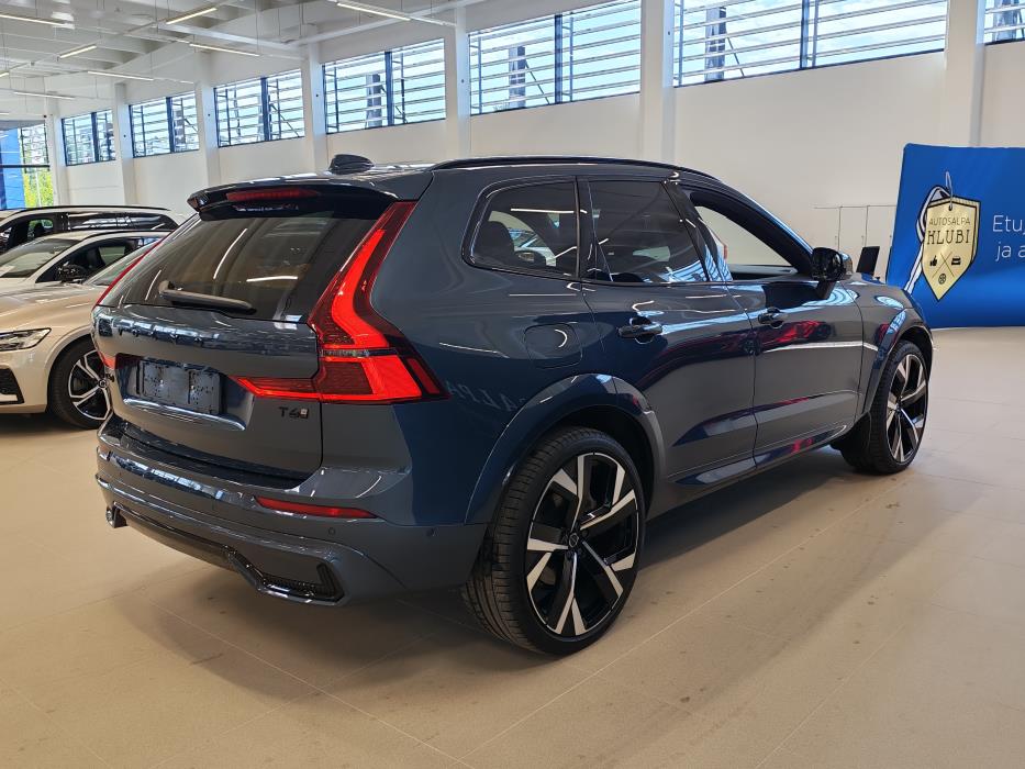 VOLVO XC60 2026
