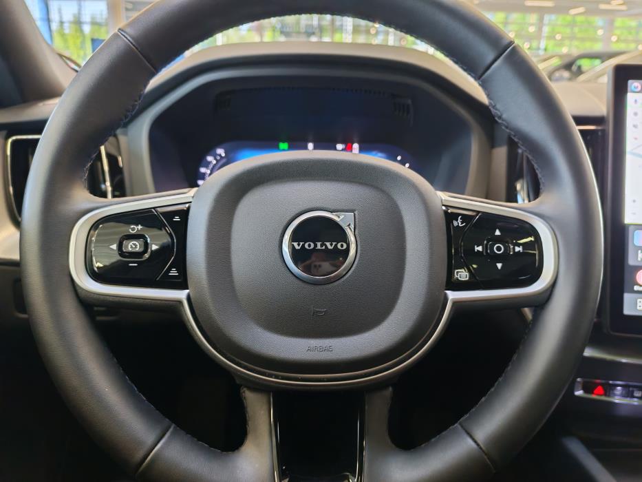 VOLVO XC60 2026