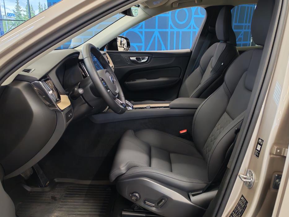 VOLVO XC60 2026
