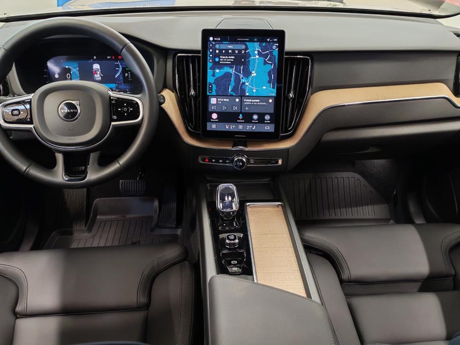 VOLVO XC60 2026
