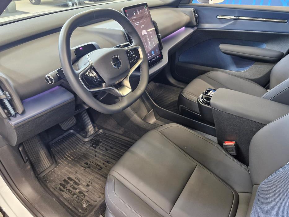 VOLVO EX30 2025