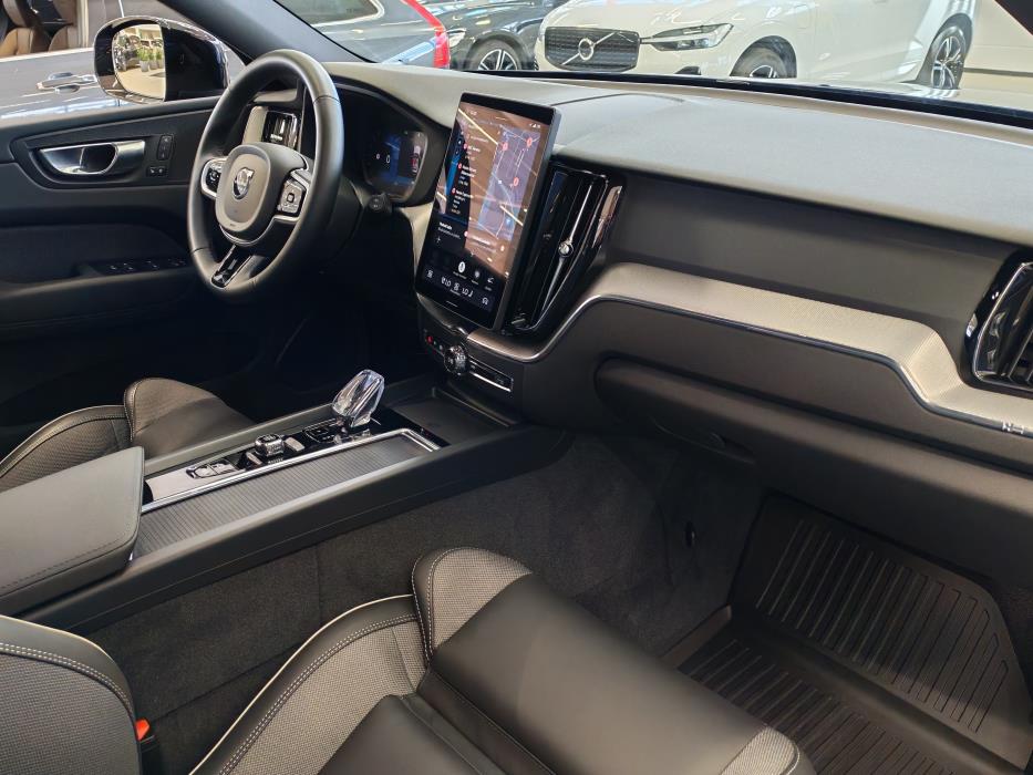 VOLVO XC60 2026