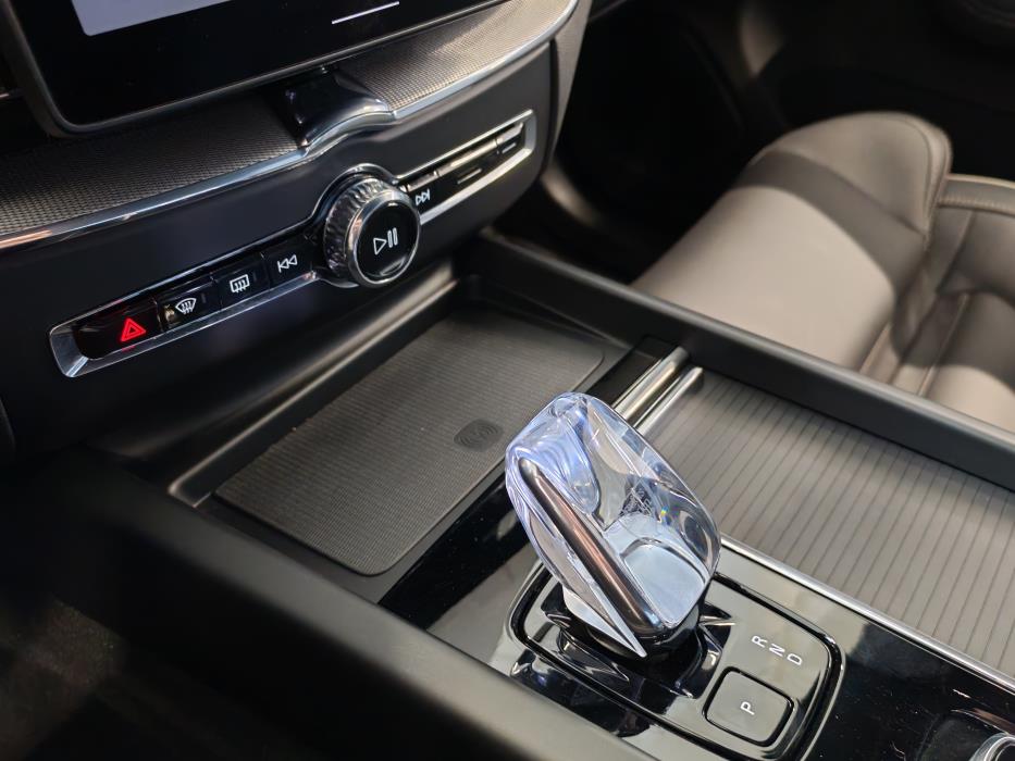 VOLVO XC60 2026