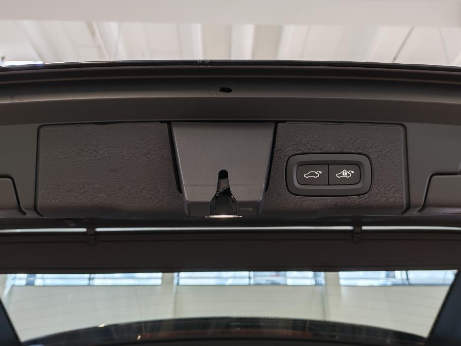 VOLVO XC60 2026