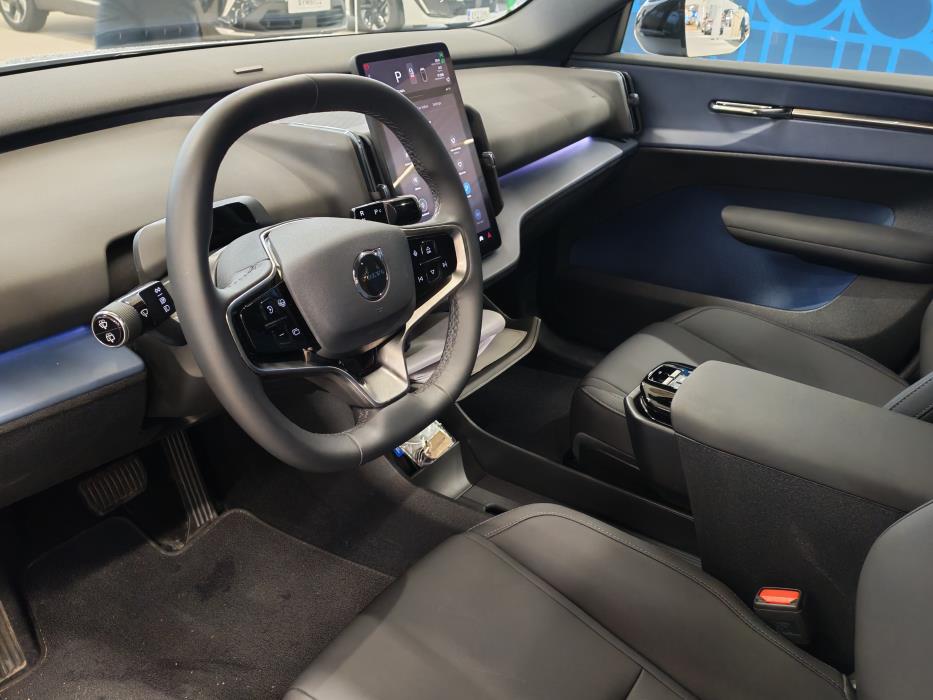 VOLVO EX30 2025