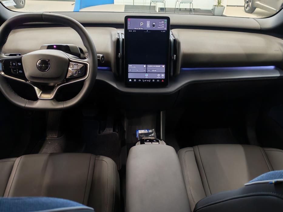 VOLVO EX30 2025