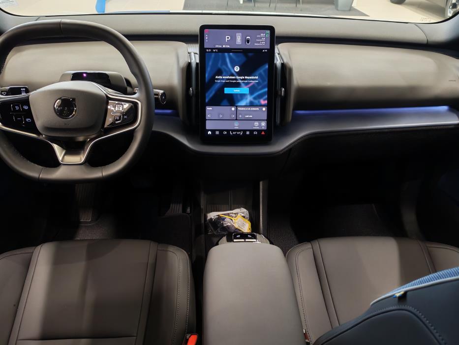 VOLVO EX30 2025