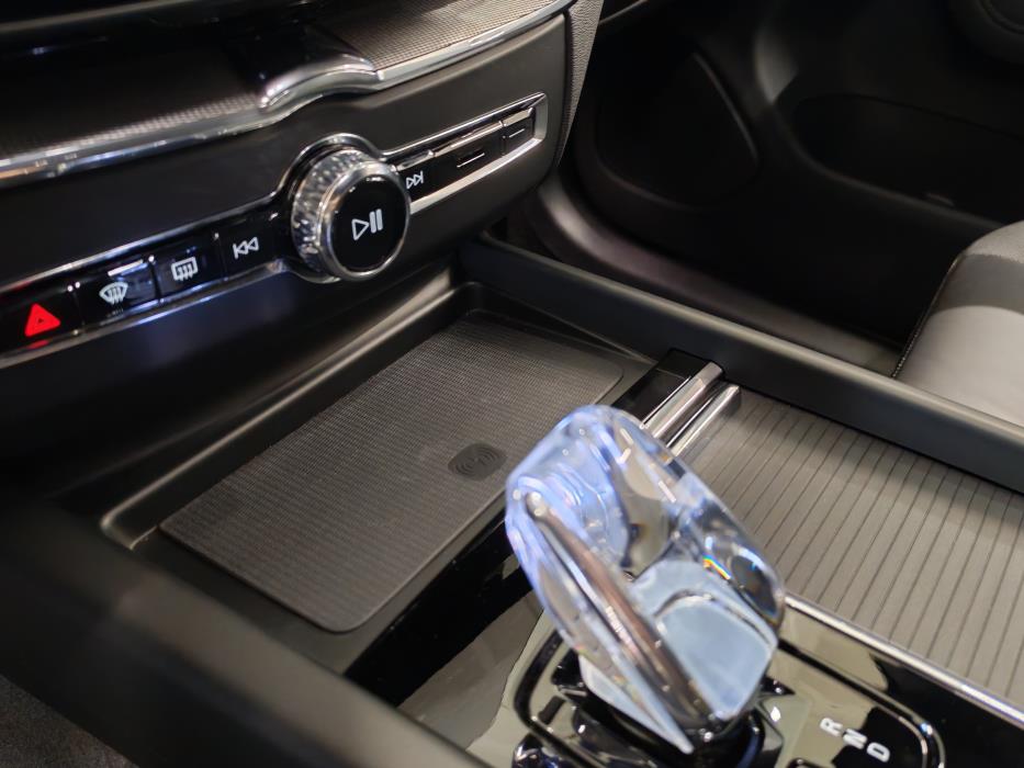 VOLVO XC60 2026