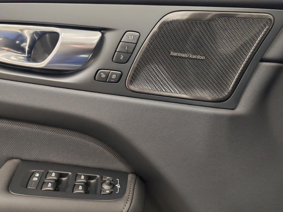 VOLVO XC60 2026