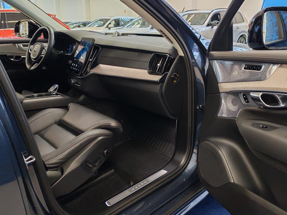 VOLVO XC90 2025